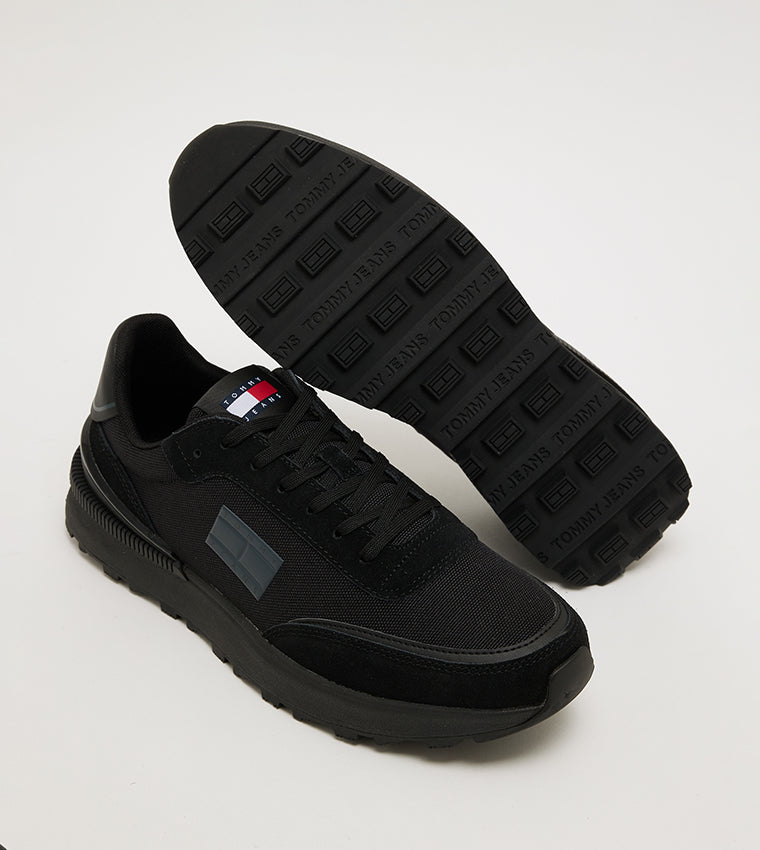 Tommy Jeans Black Chunky Sneakers for Men – Stylish Casual Shoes with Platform Sole
