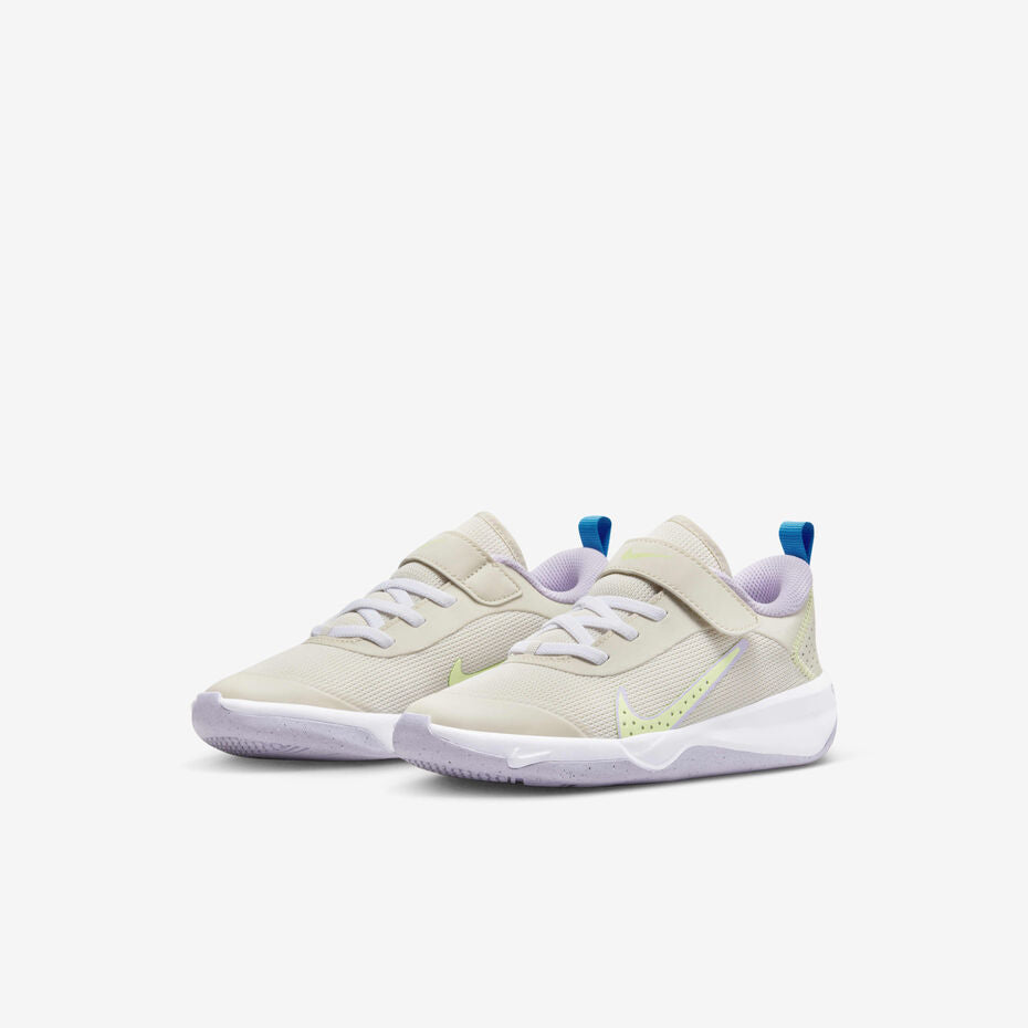 NiKe Omni Multi-Court Kids Shoes