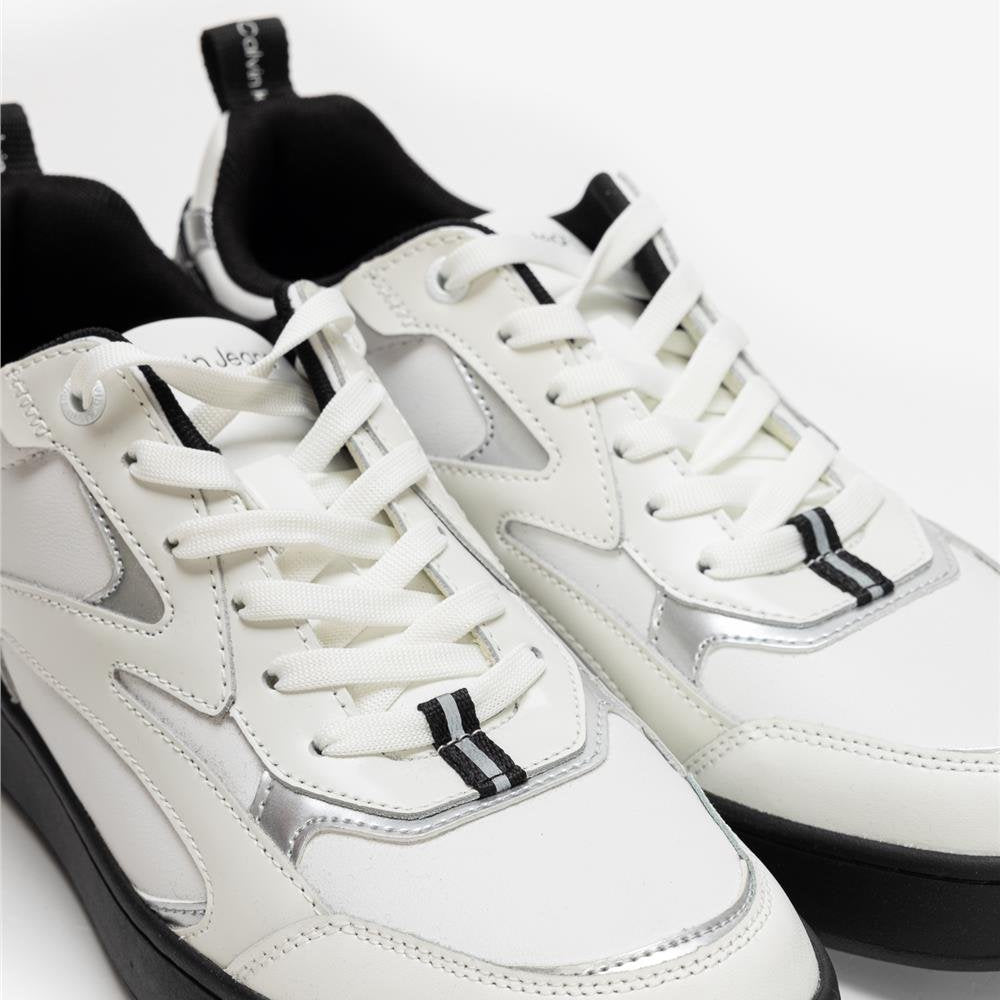 This is a pair of Calvin Klein Jeans Basket Cupsole low-top sneakers _ White