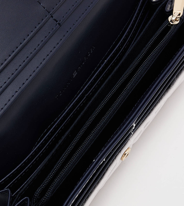 Tommy Hilfiger Women’s Embossed Logo Wallet – White