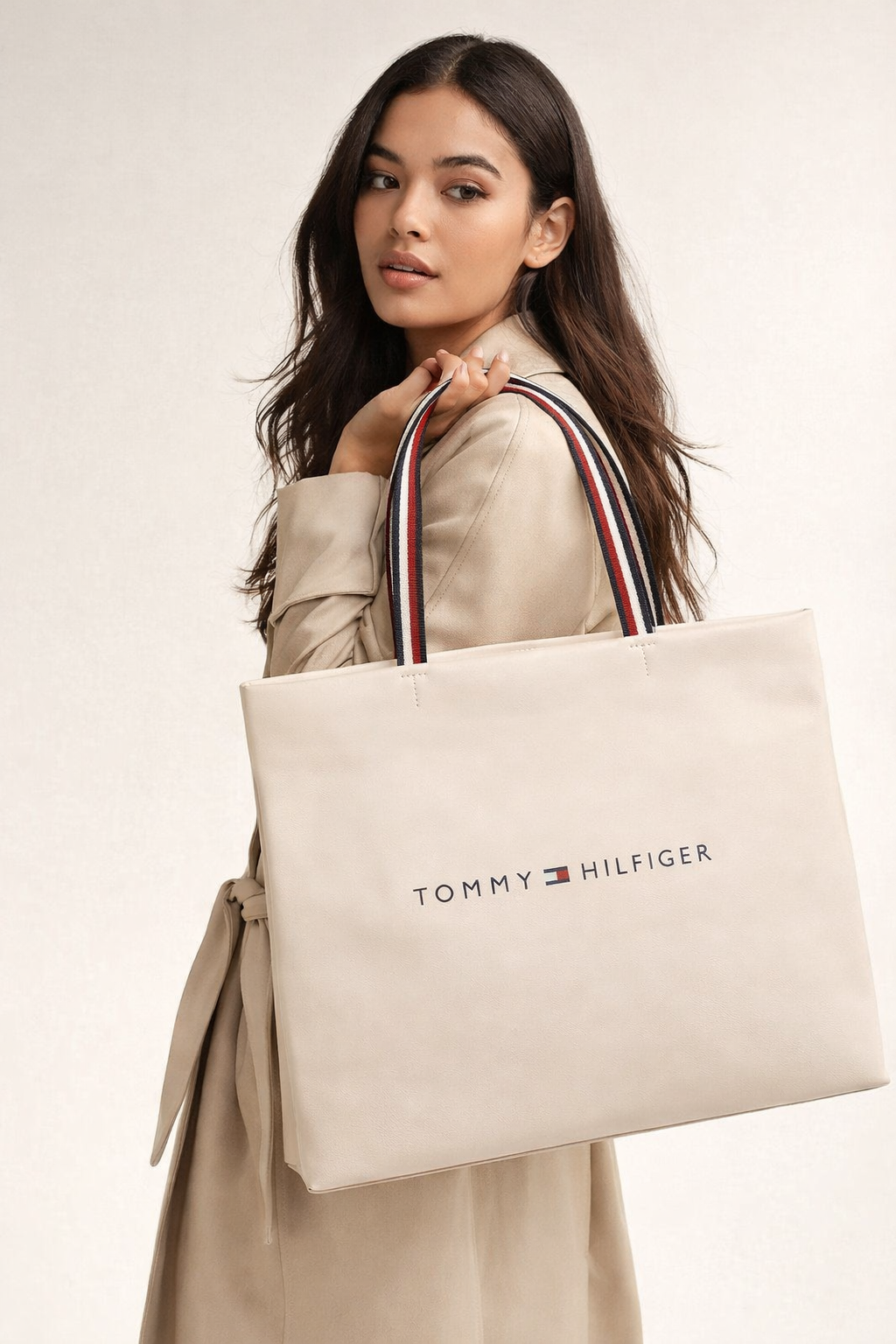 Tommy Hilfiger shobber Women Bag