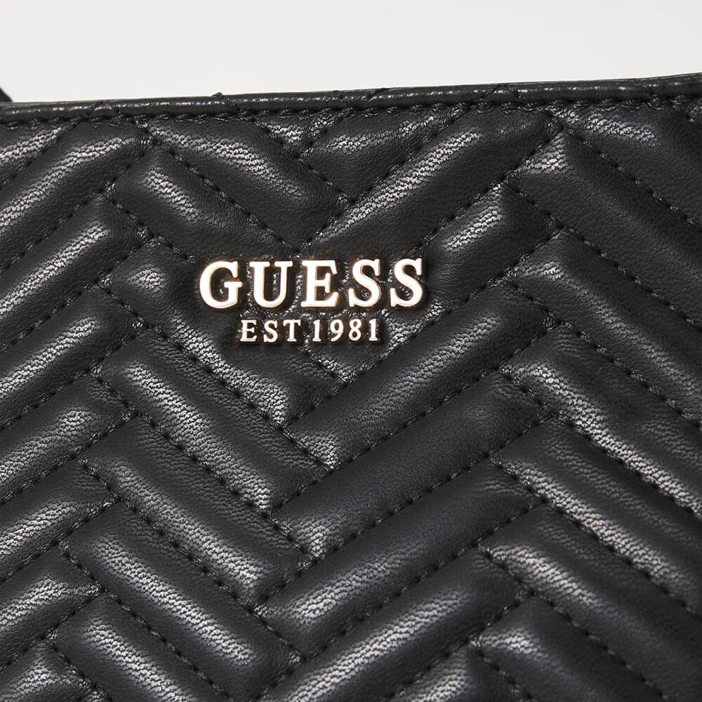 GUESS Women’s Stylish Handbag – Elegant & Timeless Design