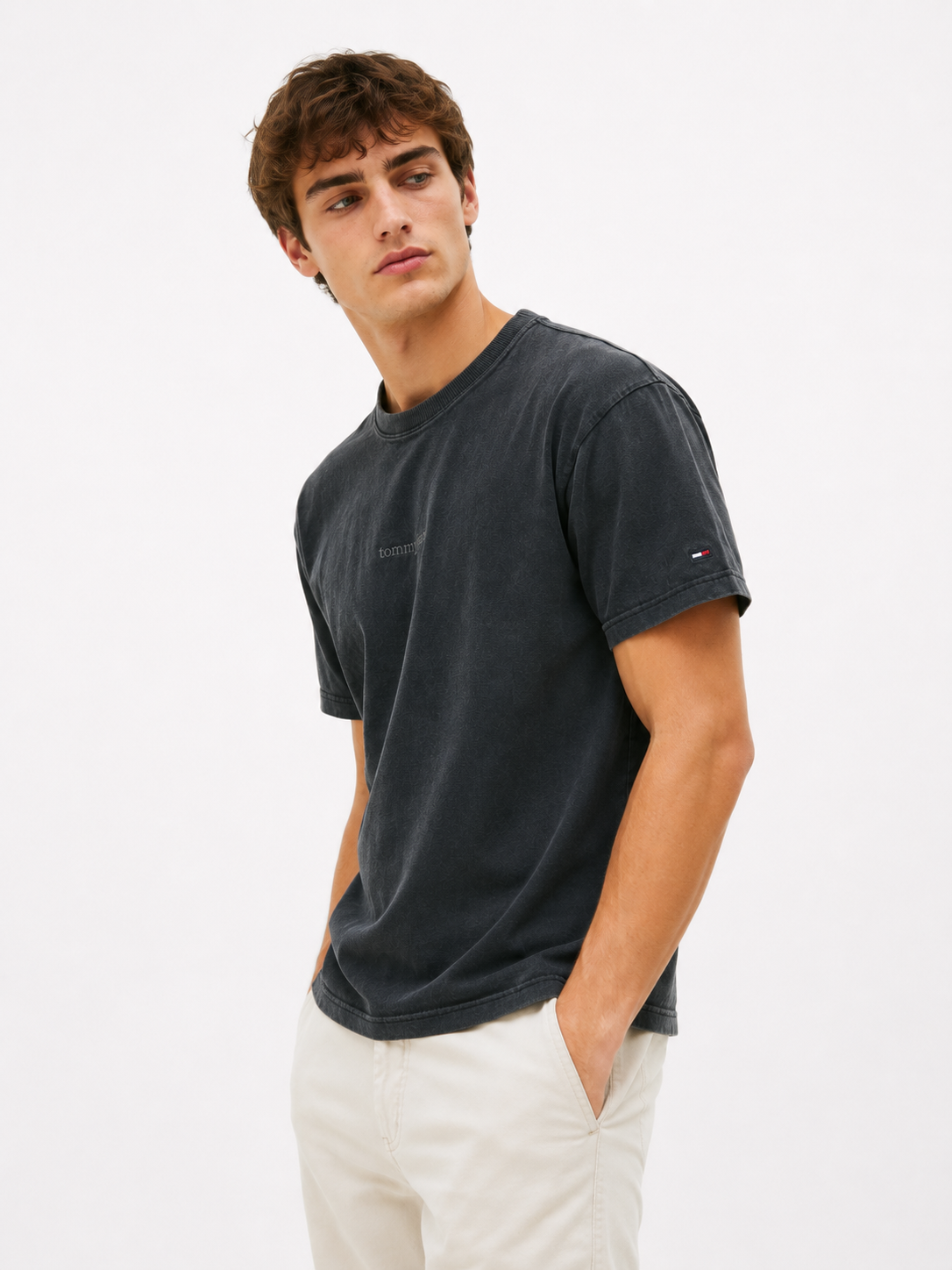 Tommy jeans round Garment Dyed Tonal Logo T shirt