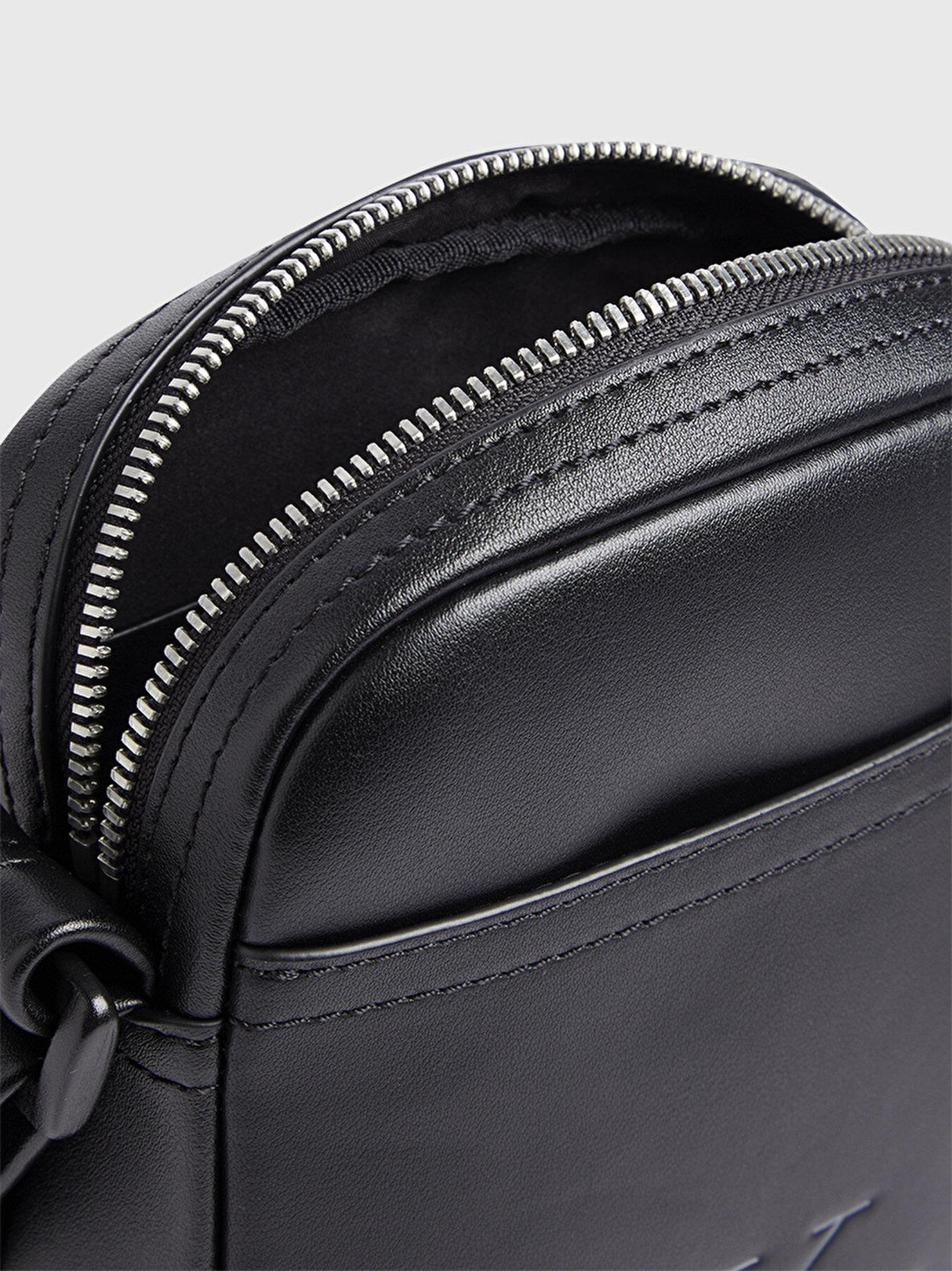 Calvin klein shoulder bag
