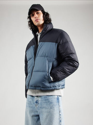 Hollister Men’s Colorblock Puffer Jacket – Black & Blue