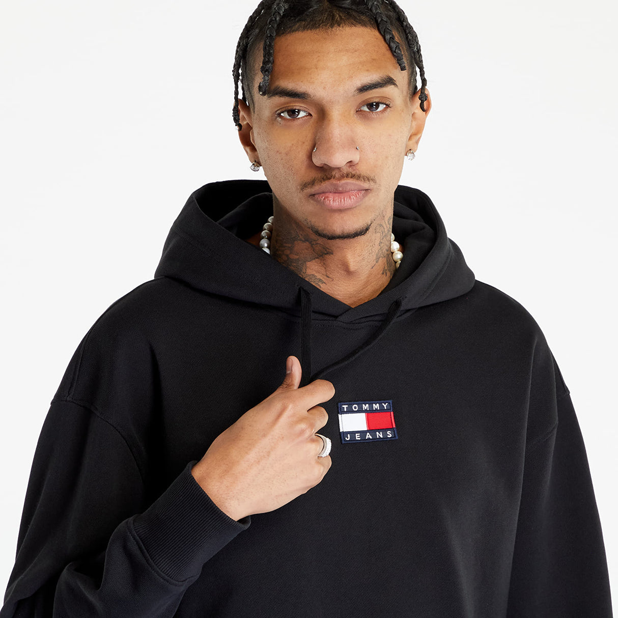 Tommy Jeans Men’s Logo Patch Hoodie – Black