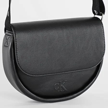 Calvin Klein Ultralight Saddle22 K60K610846-BLK