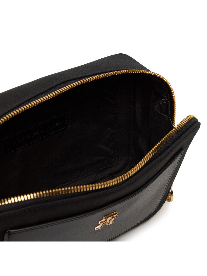 Tommy Hilfiger Women’s Black Camera Bag – Distinct Collection