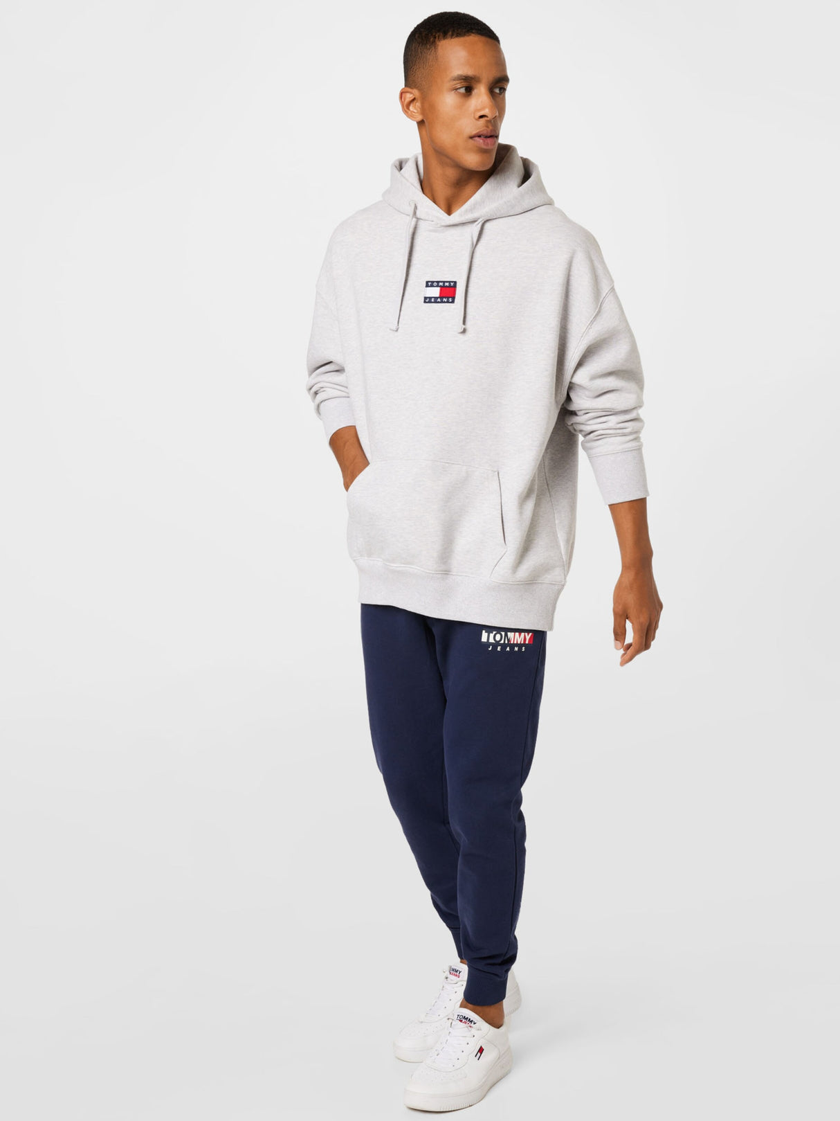 Tommy Jeans Men’s Gray Flag Logo Hoodie - Gray