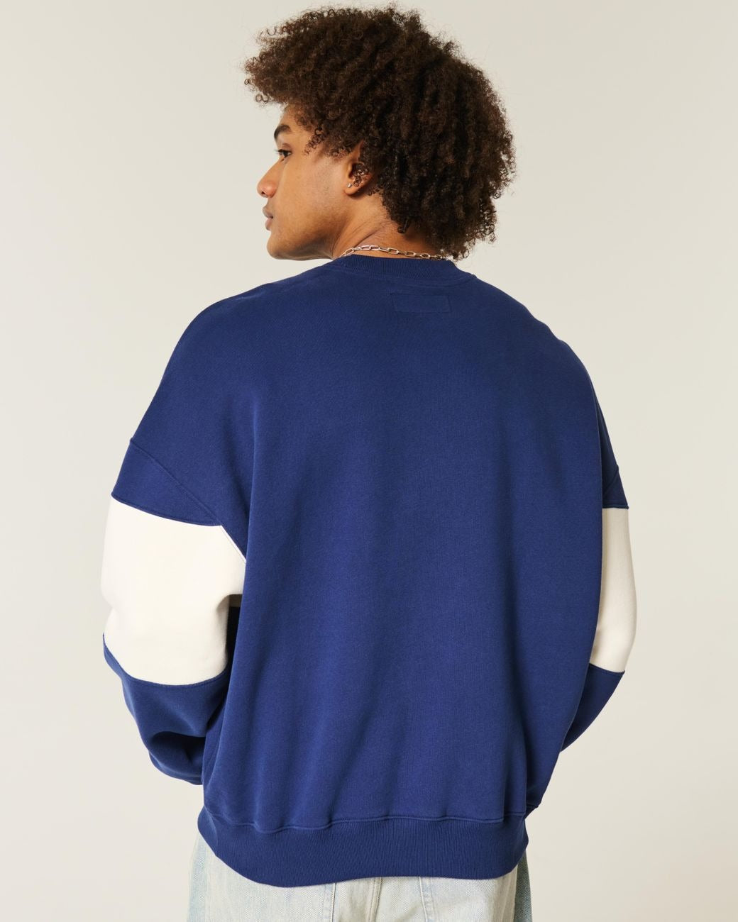 Hollister -  Men's Blue Baggy Cinch Maui Graphic Crew Sweatshirt