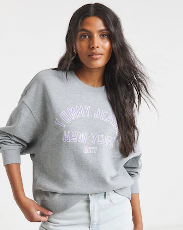 Tommy Jeans Women’s New York City Crewneck Sweatshirt – Heather Grey
