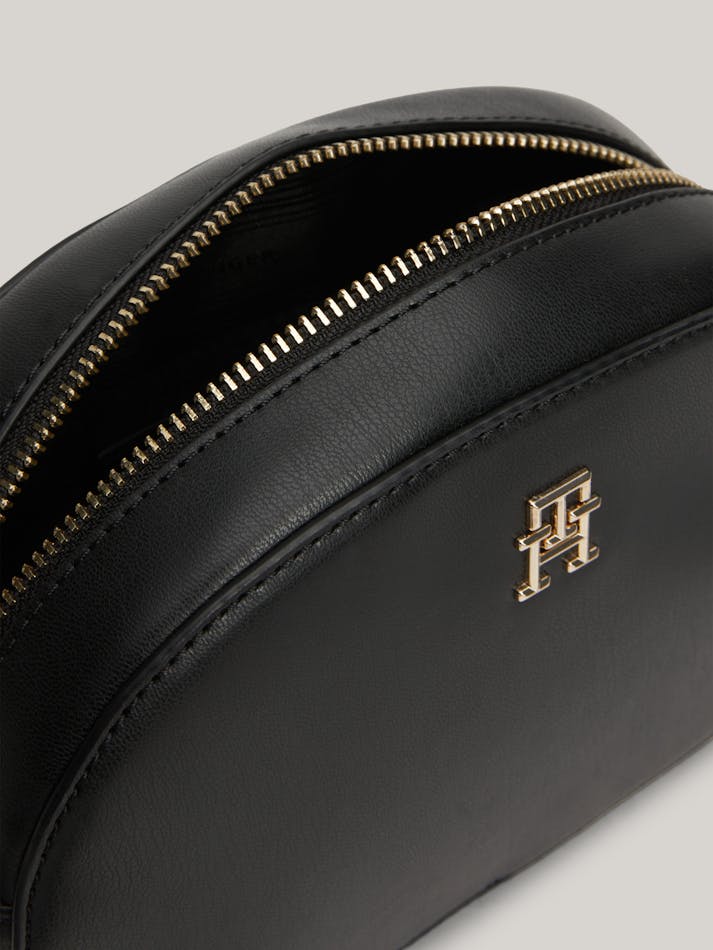 Tommy Hilfiger Crossover Logo Strap Camera Bag