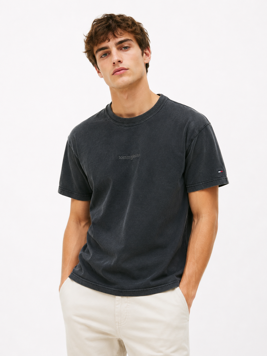Tommy jeans round Garment Dyed Tonal Logo T shirt