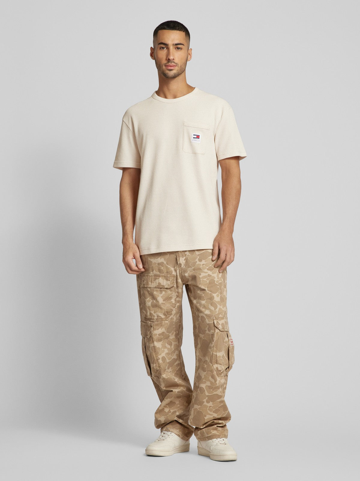 TOMMY JEANS chest pocket ROUND T_shirt